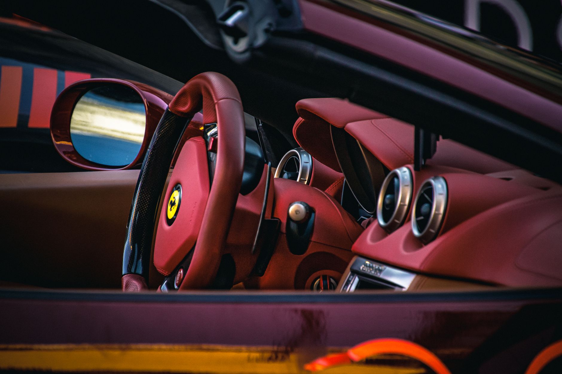 Os Carros dos Bilionários Mais Famosos do Mundo